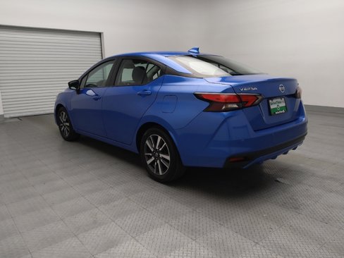 Used 2021 Nissan Versa SV image 5