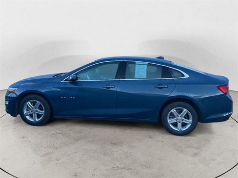 Used 2024 Chevrolet Malibu LT image 2
