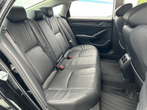 Used 2018 Honda Accord Touring image 23