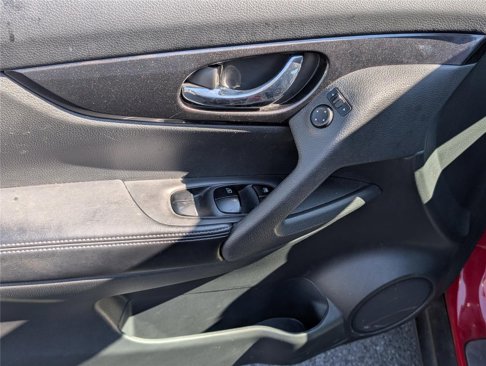 Used 2017 Nissan Rogue SV w/ Midnight Edition Package image 18