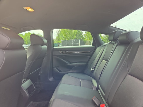 Used 2019 Honda Accord Sport image 10
