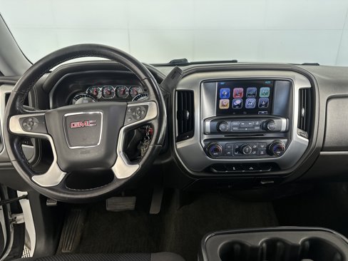 Used 2018 GMC Sierra 1500 SLE w/ SLE Value Package image 3