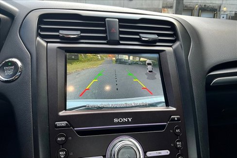 Used 2020 Ford Fusion Titanium image 9