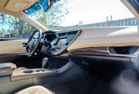 Used 2013 Toyota Avalon Limited image 31