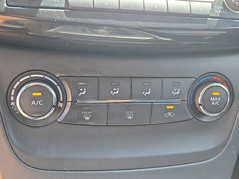 Used 2016 Nissan Sentra SV image 19