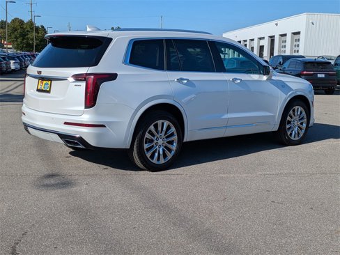 Used 2022 Cadillac XT6 Premium Luxury image 5