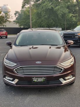 Used 2017 Ford Fusion SE w/ Fusion SE Technology Package image 3