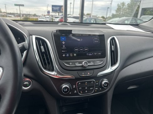 Used 2024 Chevrolet Equinox LT image 18