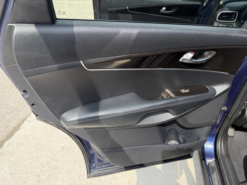 Used 2019 Kia Sorento FWD V6 image 20