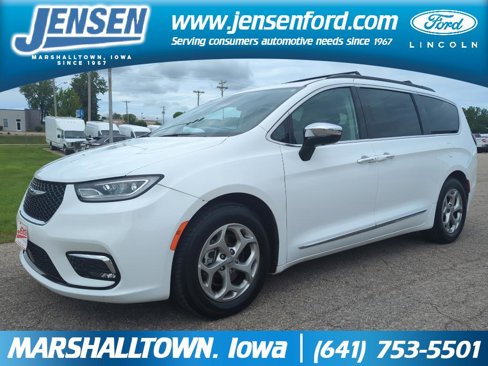 Used 2023 Chrysler Pacifica Limited image 1