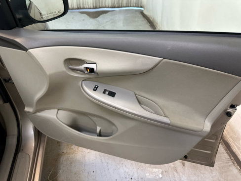 Used 2010 Toyota Corolla LE image 25