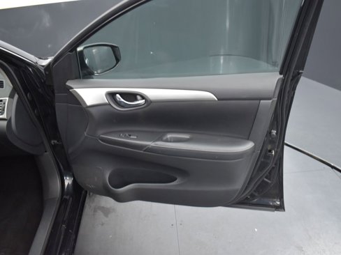 Used 2018 Nissan Sentra S image 7