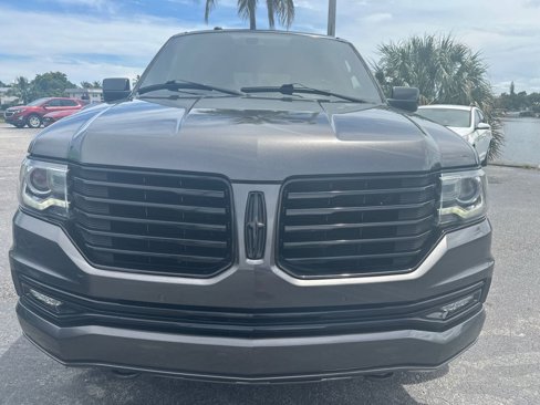 Used 2017 Lincoln Navigator Select image 9