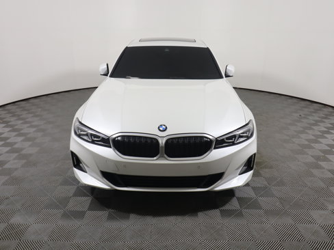 Used 2023 BMW 330i Sedan w/ Premium Package image 8