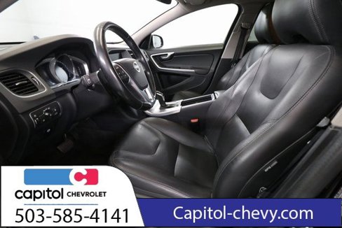 Used 2018 Volvo V60 T5 Cross Country w/ Convenience Package image 9