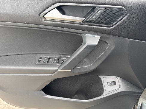Used 2018 Volkswagen Tiguan SEL image 15