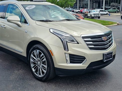 Used 2017 Cadillac XT5 Premium Luxury image 2