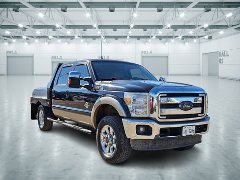 Used 2014 Ford F250 Lariat w/ Lariat Interior Package image 4