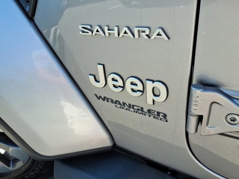 Used 2018 Jeep Wrangler Unlimited Sahara image 19