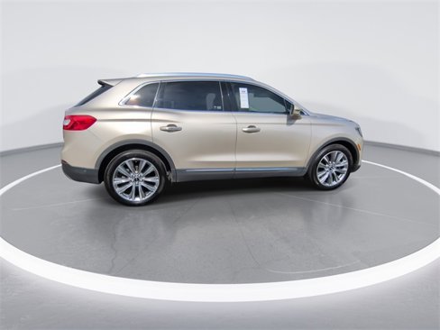 Used 2017 Lincoln MKX Reserve w/ Driver Assistance Package image 9