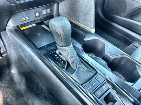 Used 2025 Toyota Camry LE image 24