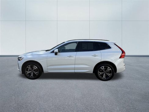 Used 2022 Volvo XC60 B5 Momentum w/ Advanced Package image 4