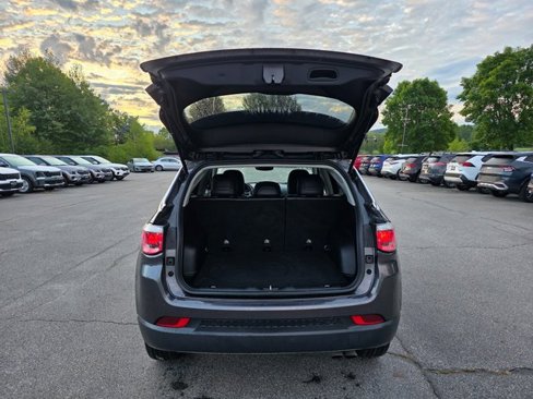 Used 2019 Jeep Compass Limited image 10