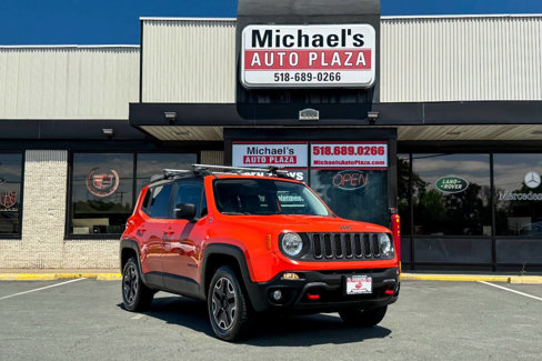 Used 2017 Jeep Renegade Trailhawk image 2