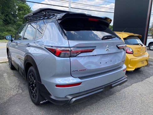New 2025 Mitsubishi Outlander AWD image 5