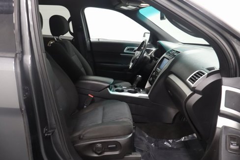 Used 2015 Ford Explorer XLT w/ Equipment Group 201B image 14