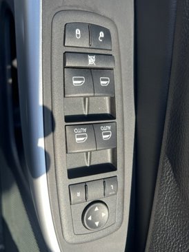 Used 2022 Jeep Cherokee Latitude image 10