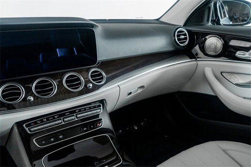 Used 2022 Mercedes-Benz E 350 Sedan image 36