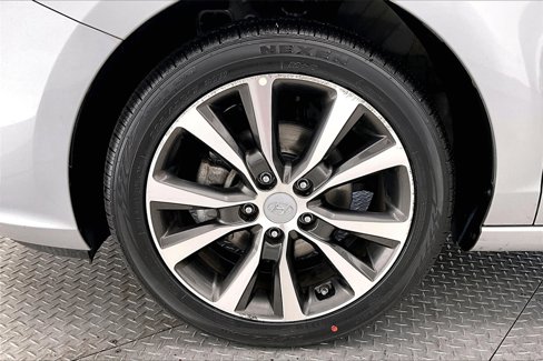 Certified 2020 Hyundai Elantra GT image 8