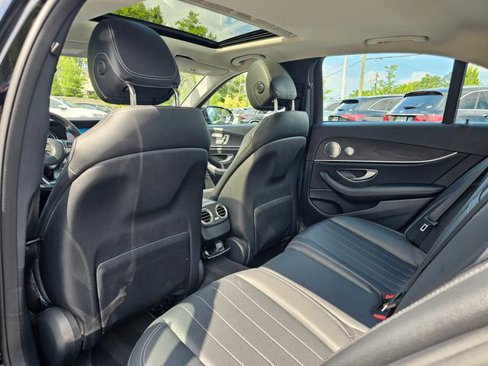 Used 2017 Mercedes-Benz E 300 4MATIC image 24