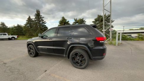 Used 2019 Jeep Grand Cherokee Laredo image 7