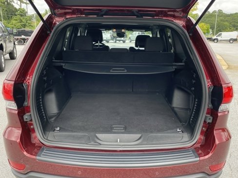Used 2021 Jeep Grand Cherokee Laredo image 29