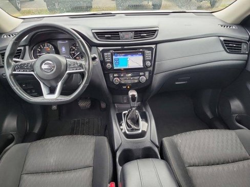 Used 2017 Nissan Rogue SV w/ SV Premium Package image 13