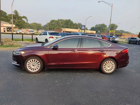 Used 2017 Ford Fusion SE w/ Fusion SE Technology Package image 5