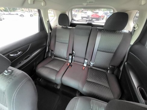 Used 2020 Nissan Rogue SV w/ Premium Package image 13