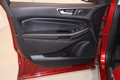 Used 2016 Ford Edge Titanium w/ Equipment Group 301A image 10