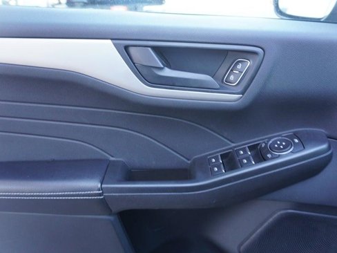 Used 2022 Ford Escape SE image 18
