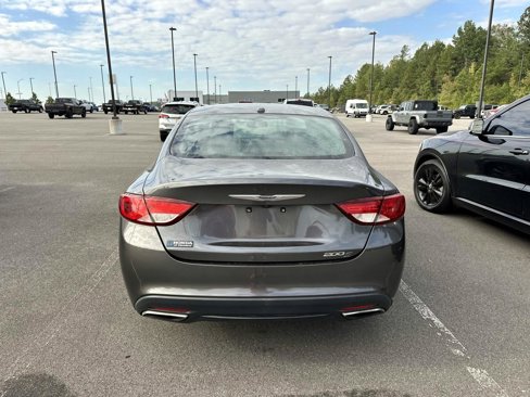 Used 2015 Chrysler 200 S w/ Comfort Group image 4