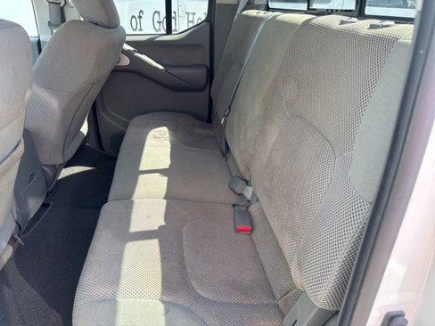 Used 2020 Nissan Frontier SV image 13