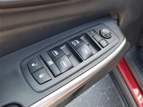 Used 2019 Jeep Cherokee Latitude w/ Cold Weather Group image 22