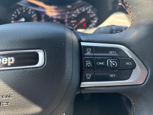 Used 2022 Jeep Compass Limited image 23