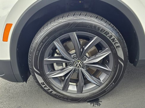 Used 2022 Volkswagen Tiguan SE image 11