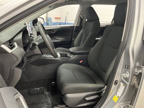 Used 2023 Toyota RAV4 LE image 4