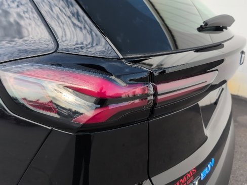 Used 2023 Chevrolet Bolt EUV LT w/ Comfort Package image 49