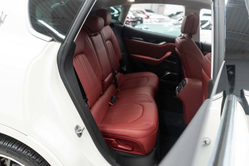 Used 2022 Maserati Levante GT image 12
