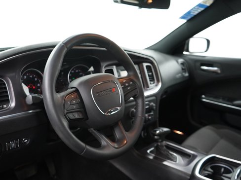 Used 2015 Dodge Charger SE image 17